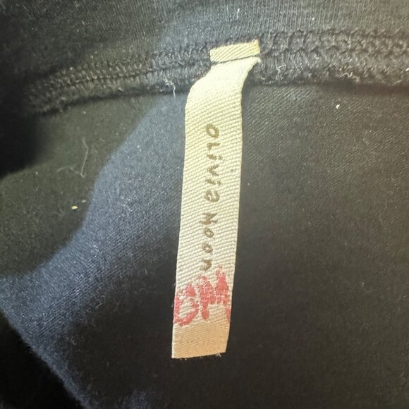 Olivia Moon Size Medium Embroidered Floral Black T-Shirt    Made In USA - Picture 4 of 8